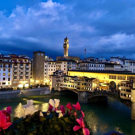 Ponte Vecchio View Luxury Apartment Флоренция Екстериор снимка