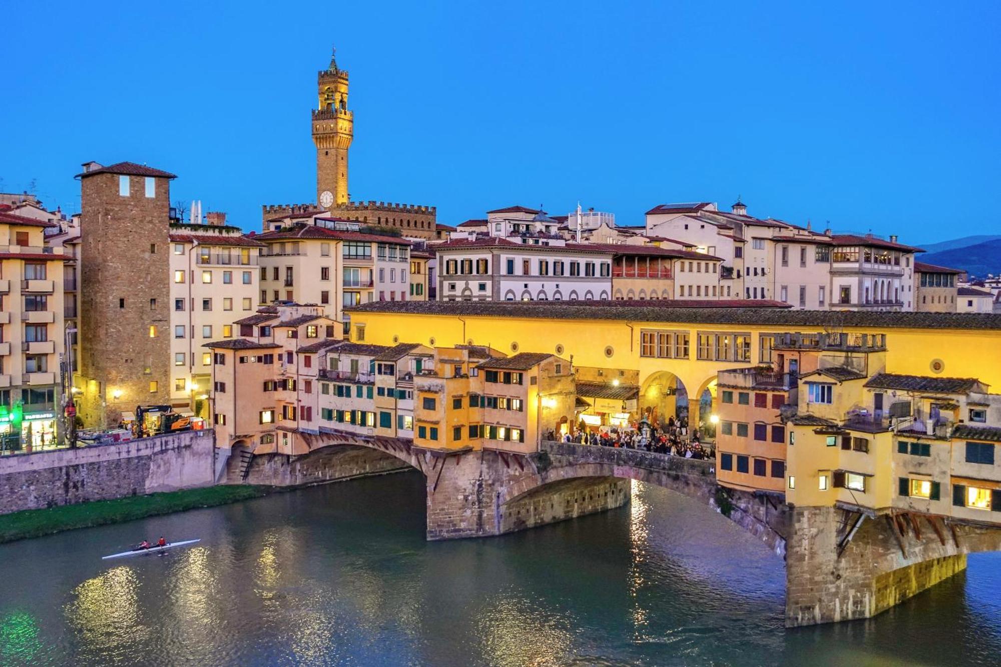 Ponte Vecchio View Luxury Apartment Флоренция Екстериор снимка