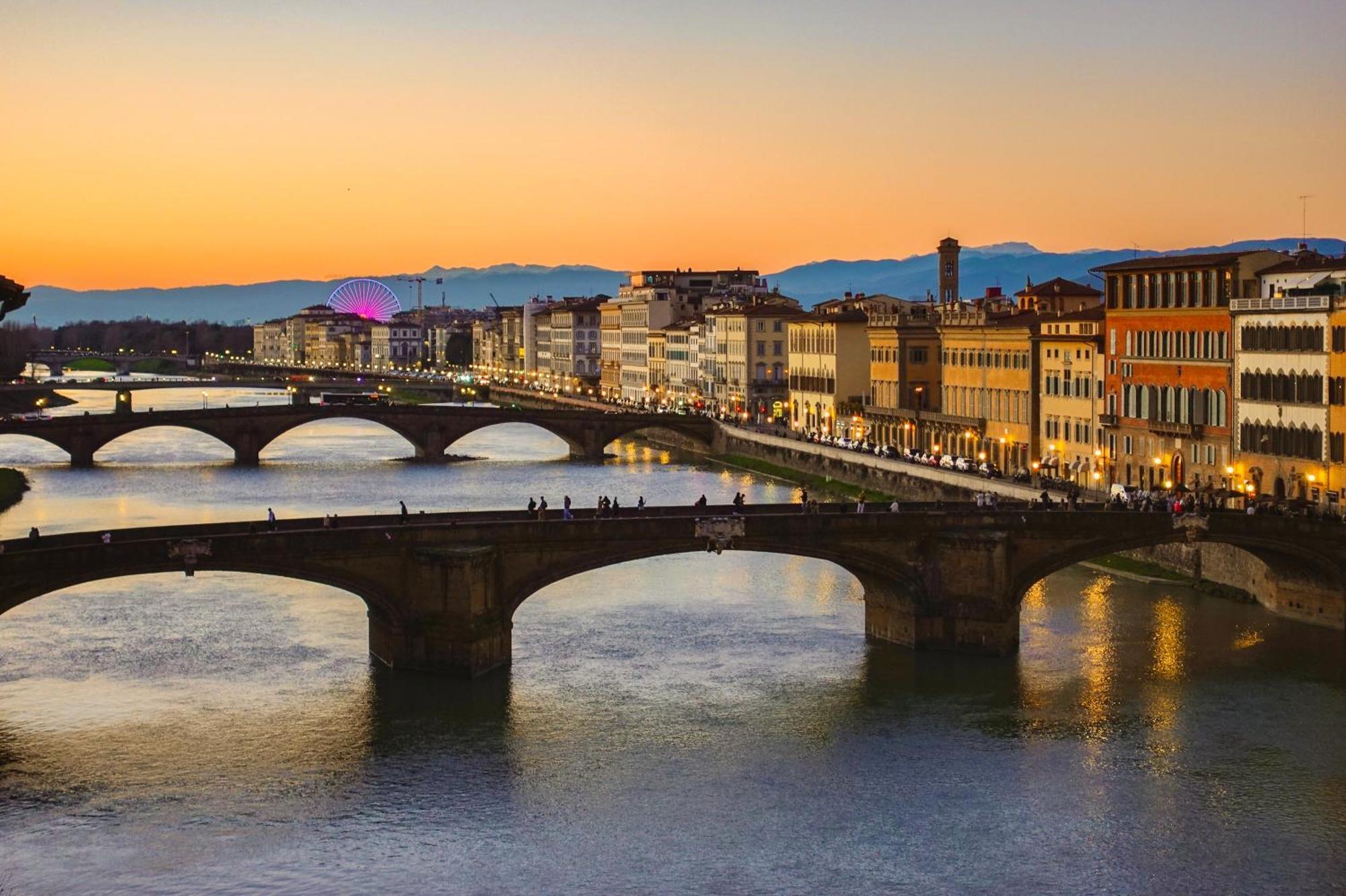 Ponte Vecchio View Luxury Apartment Флоренция Екстериор снимка